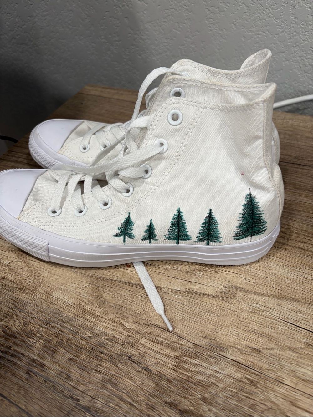 Hand-Painted Custom Converse - Picture 2 of 9